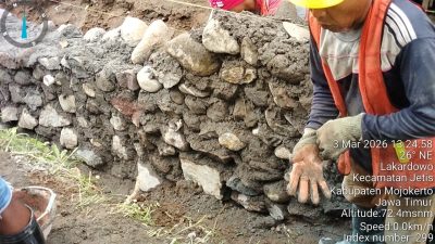 Proyek Pelebaran Jalan Parengan–Lakardowo Disorot, Temuan Dugaan Pelanggaran Teknis hingga Penggunaan Solar Subsidi