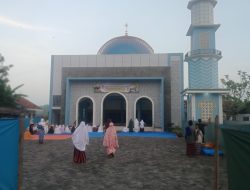 Lautan Jamaah Penuhi Masjid Al Muttaqin Sumberagung, Idul Adha 1447 H Tebarkan Semangat Berbagi